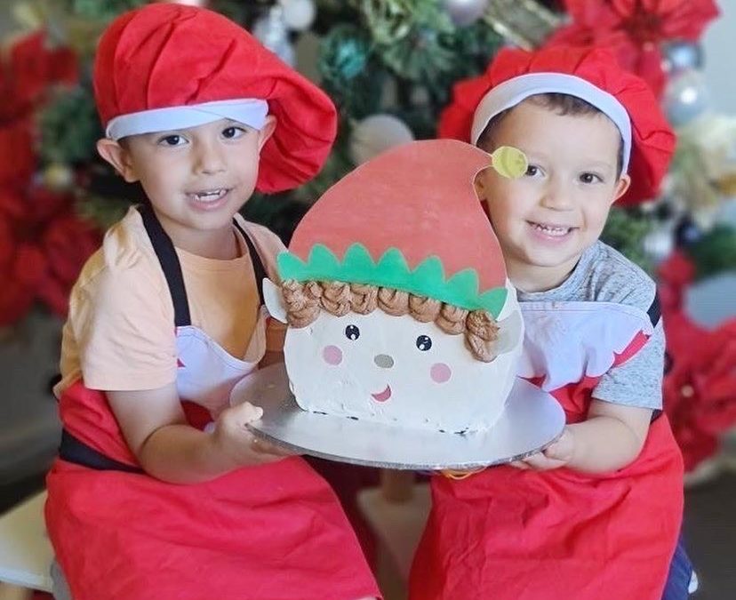 Christmas Giveaway Day Ten: Bake Believe Christmas Cake Kit