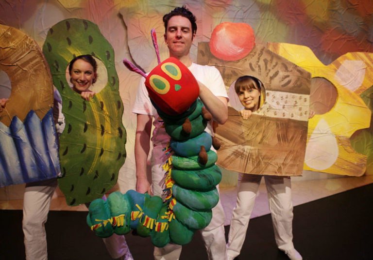 3. Eleanor Stankiewicz Christopher Vernon and Tina Jackson in The Very Hungry Caterpillar Show Photo James Taggart 1024x682 landscape 768x537